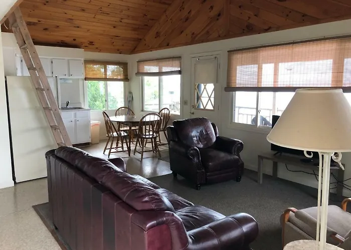 West Winds Motel & Cottages